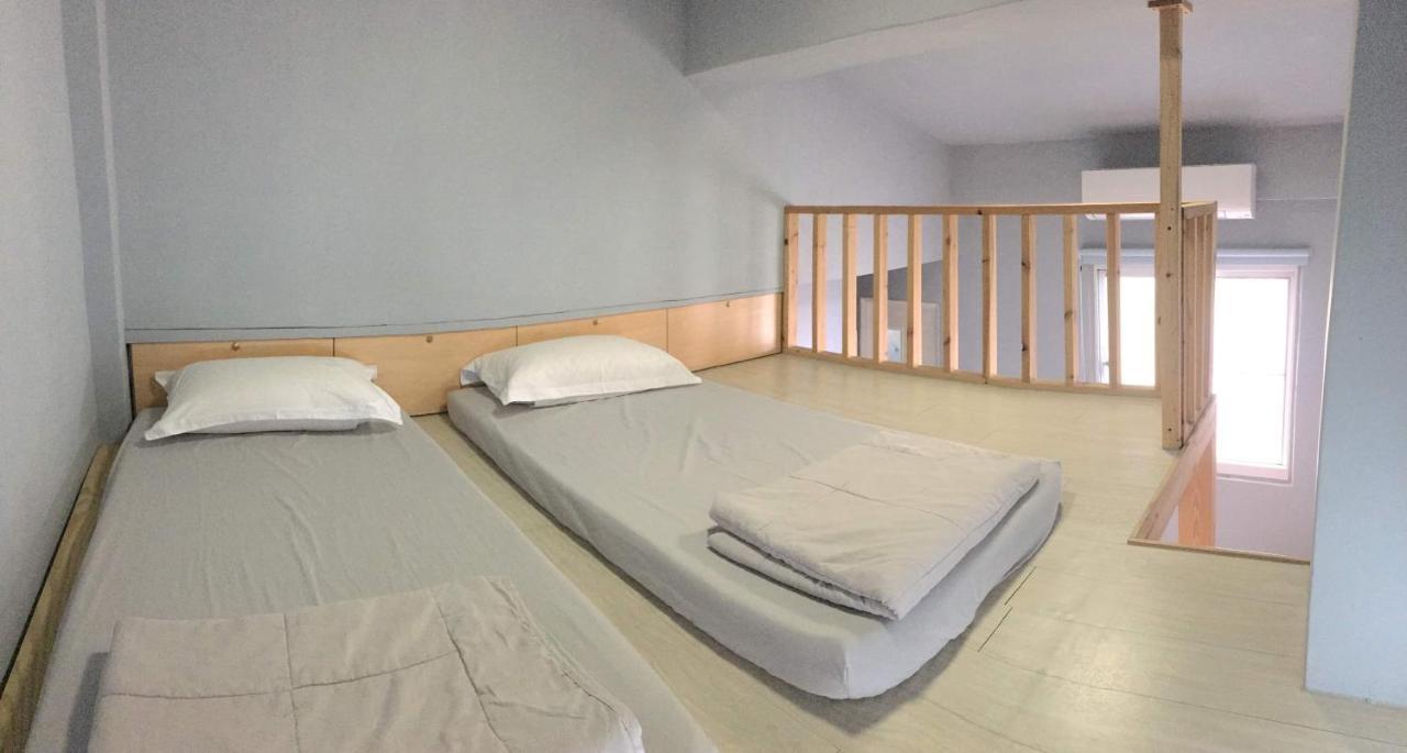 Back To Real Hostel T'ai-tung Esterno foto