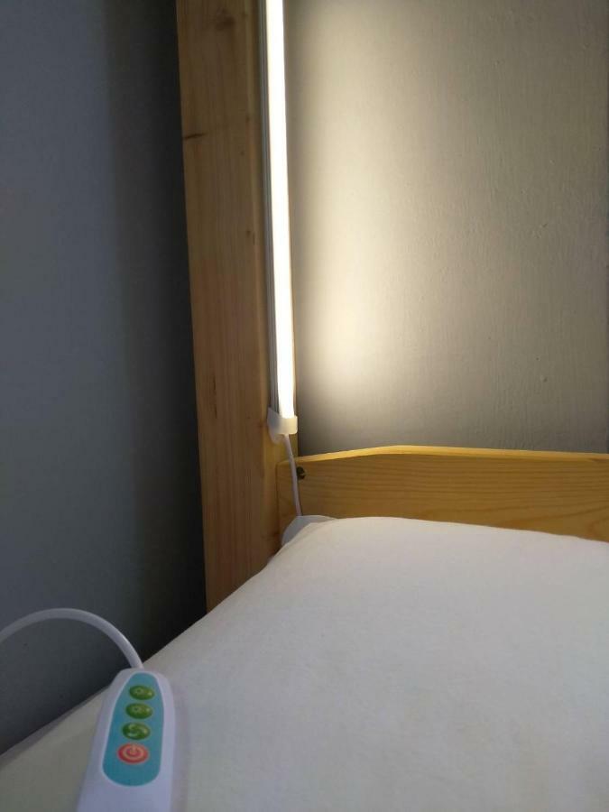 Back To Real Hostel T'ai-tung Esterno foto